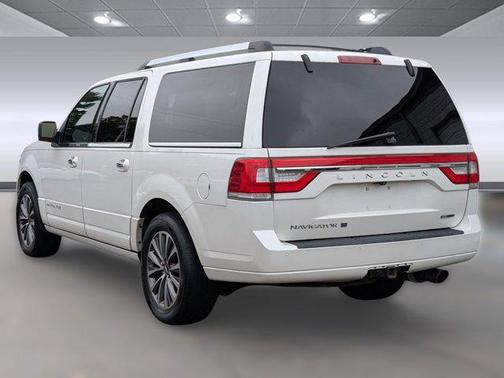 2015 Lincoln Navigator Base