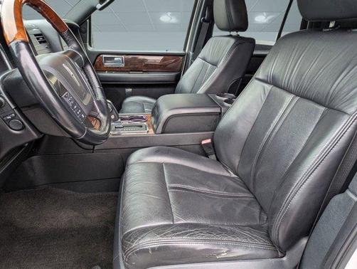 2015 Lincoln Navigator Base