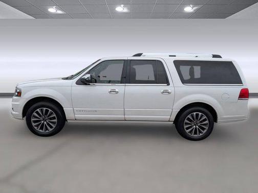 2015 Lincoln Navigator Base