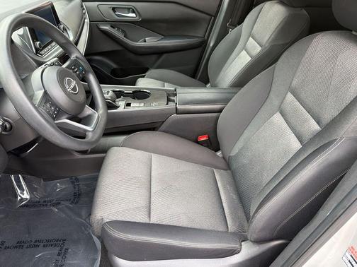 Brilliant Silver Metallic 2024 Nissan Rogue SV