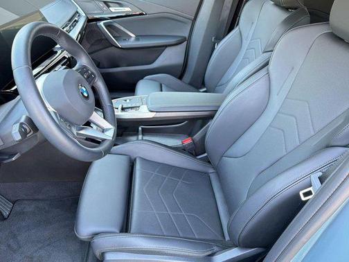 Cape York Green Metallic 2025 BMW X2 xDrive28i