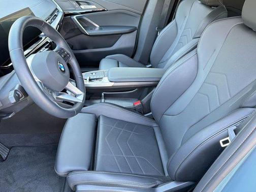 Cape York Green Metallic 2025 BMW X2 xDrive28i