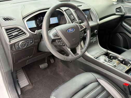 Oxford White 2020 Ford Edge SEL