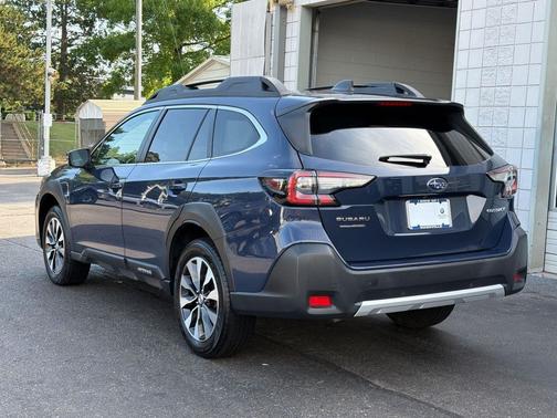 Cosmic Blue Pearl 2024 Subaru Outback Limited