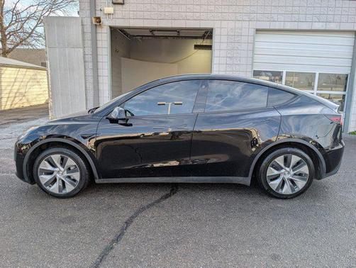 2021 Tesla Model Y Standard Range Rear-Wheel Drive