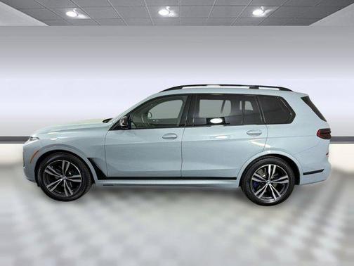 Brooklyn Grey Metallic 2025 BMW X7 M60i