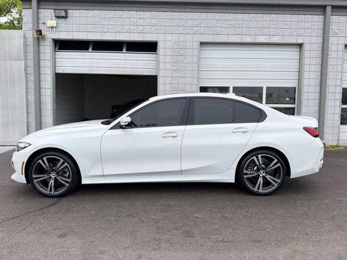 Alpine White 2023 BMW 330 330i