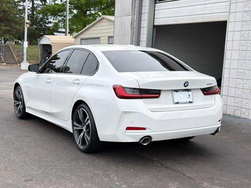 Alpine White 2023 BMW 330 330i