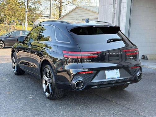 Vik Black 2022 Genesis GV70 3.5T AWD Sport