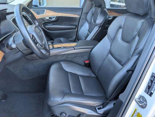 2024 Volvo XC90 B5 Plus Bright Theme