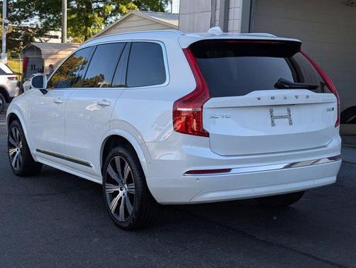 2024 Volvo XC90 B5 Plus Bright Theme