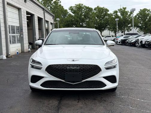 Uyuni White 2023 Genesis G70 3.3T AWD