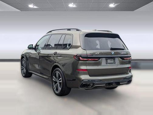 2025 BMW X7 M60i
