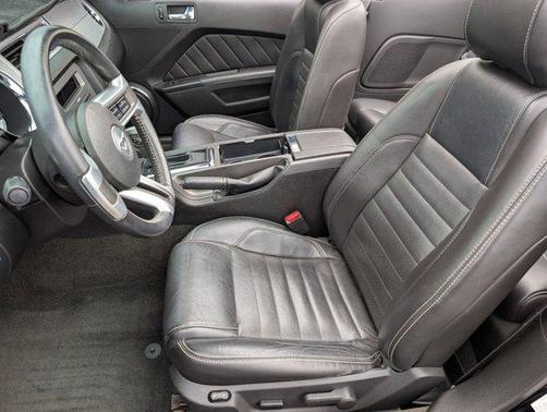 2014 Ford Mustang V6