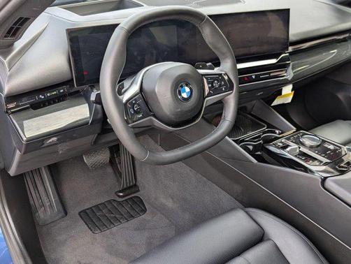 2025 BMW 530 530i