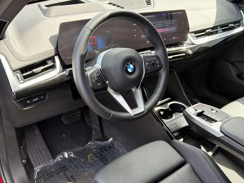 Vegas Red Metallic 2026 BMW X1 xDrive28i