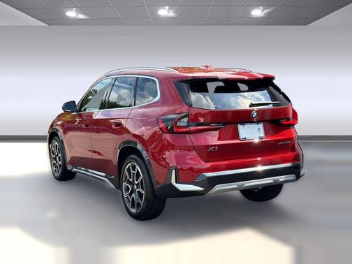 Vegas Red Metallic 2026 BMW X1 xDrive28i