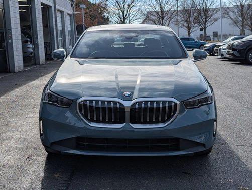 2025 BMW 530 530i