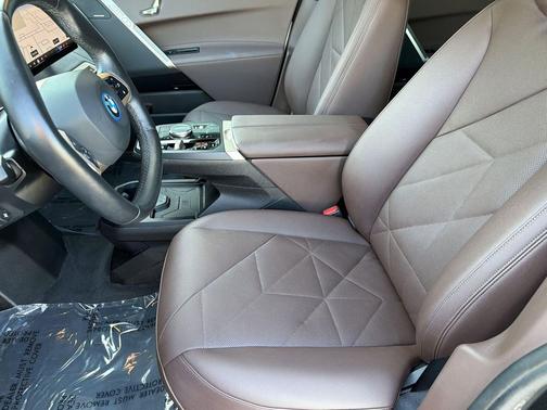 Alpine White 2024 BMW iX xDrive50
