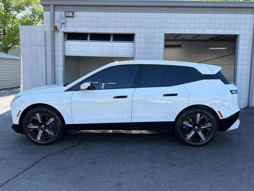 Alpine White 2024 BMW iX xDrive50