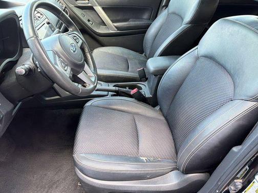 Crystal Black Silica 2018 Subaru Forester 2.5i Premium Black Edition