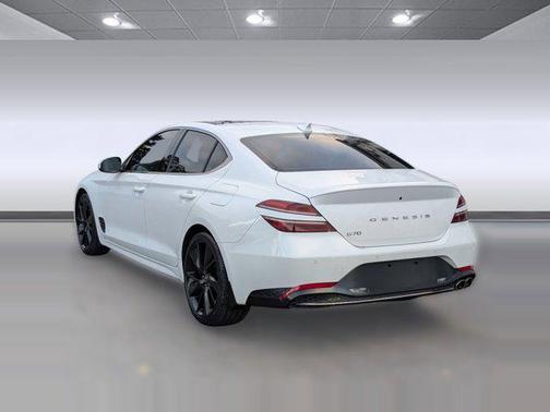 2023 Genesis G70 2.0T RWD