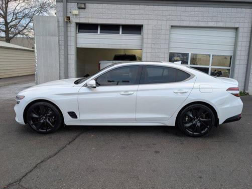2023 Genesis G70 2.0T RWD