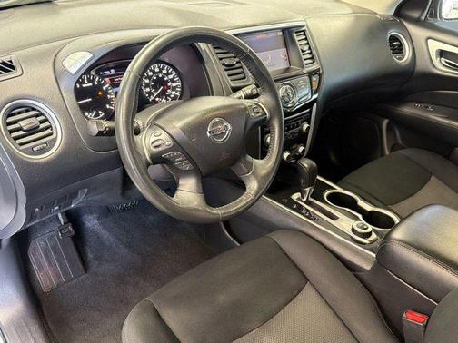 2018 Nissan Pathfinder SV