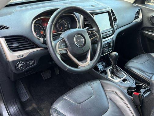 Brilliant Black Crystal Pearlcoat 2014 Jeep Cherokee Limited