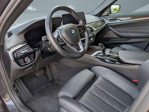 2021 BMW 530 530i