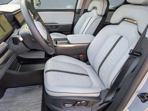 2025 Rivian R1T Adventure