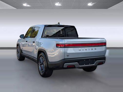 2025 Rivian R1T Adventure