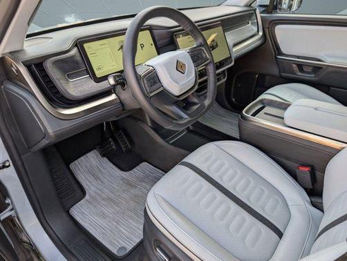 2025 Rivian R1T Adventure