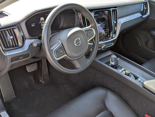 2024 Volvo S60 B5 Core Dark Theme