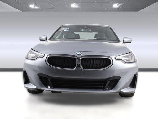 2025 BMW 230 230i