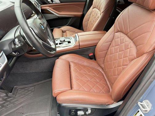 Sparkling Copper Metallic 2026 BMW X7 xDrive40i