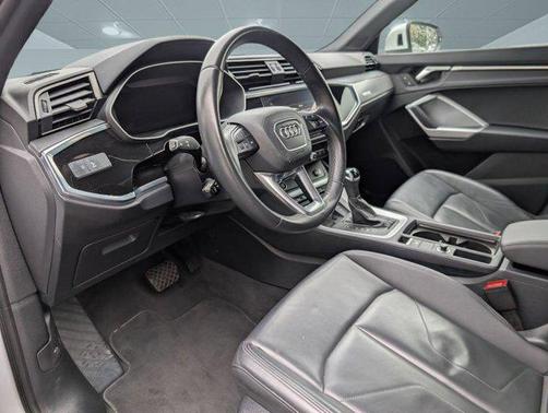 2024 Audi Q3 Premium 45 TFSI S line quattro Tiptronic