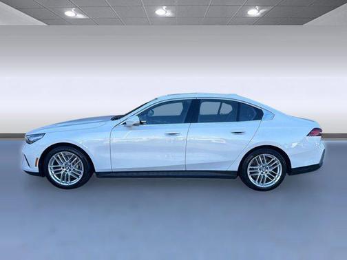 White 2025 BMW 540 xDrive