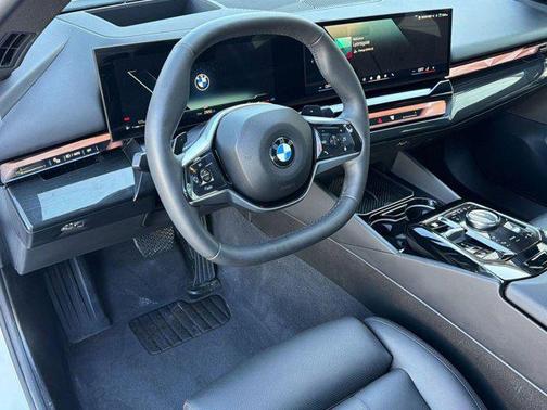 White 2025 BMW 540 xDrive