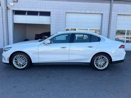 White 2025 BMW 540 xDrive