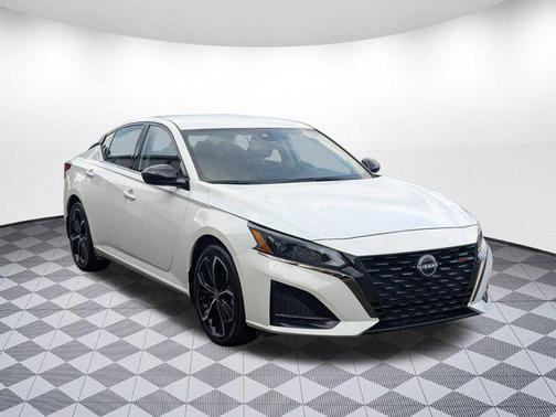 2023 Nissan Altima SR FWD