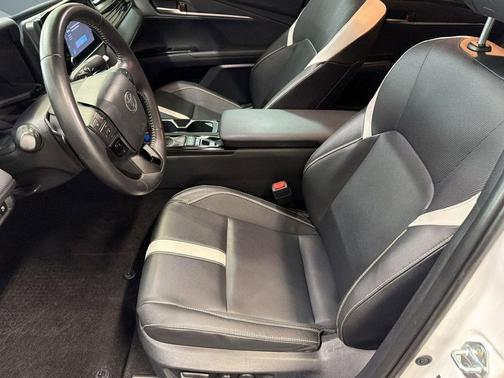 Ice Cap 2025 Toyota Camry SE