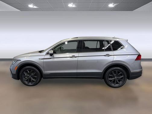 Pyrite Silver Metallic 2024 Volkswagen Tiguan 2.0T SE