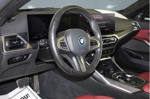 2024 BMW 330e xDrive