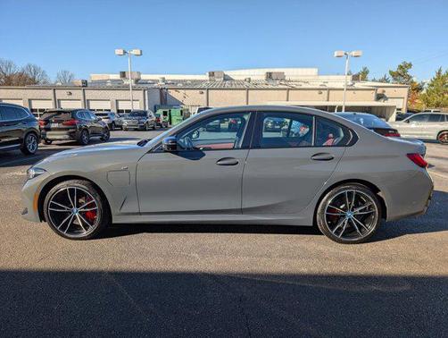 2024 BMW 330e xDrive