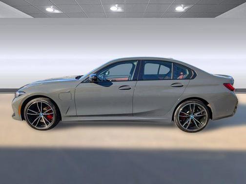 2024 BMW 330e xDrive