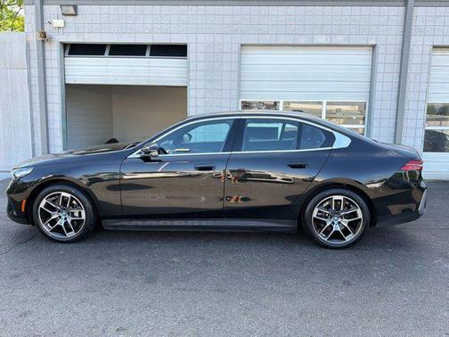 Black 2024 BMW i5 eDrive40