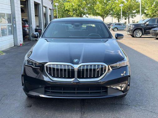 Black 2024 BMW i5 eDrive40
