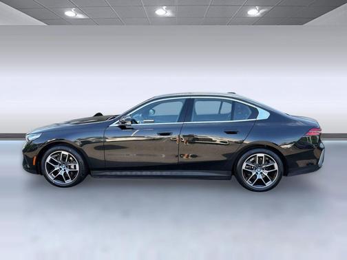 Black 2024 BMW i5 eDrive40