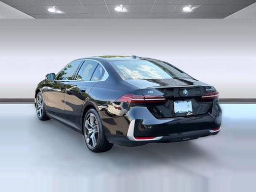 Black 2024 BMW i5 eDrive40